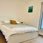 New 3 Bedrooms In Center With Terrace & Parking -142-92
