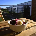 Lovely Modern 1 Bedroom Apartment