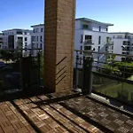 Lovely Modern 1 Bedroom Apartment