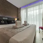 Villa Adriana-The Queen Apartments Luxury Living