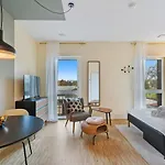 All In Studio With Private Parking City Lux