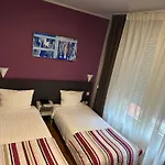 Yasha Hotel