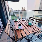 Lovely 1 Bedroom Apartment W Balcony&Parking-Bon10