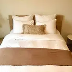 Modern 100M2 Flat 2Mn Walking From Train Station In City Center, Free Parking -2A