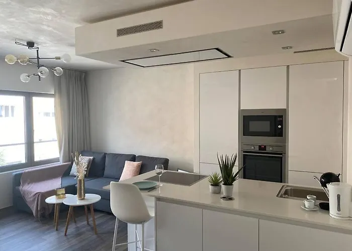 Lovely One Bedroom Apartment In City Center With Parking, Near Public Transport