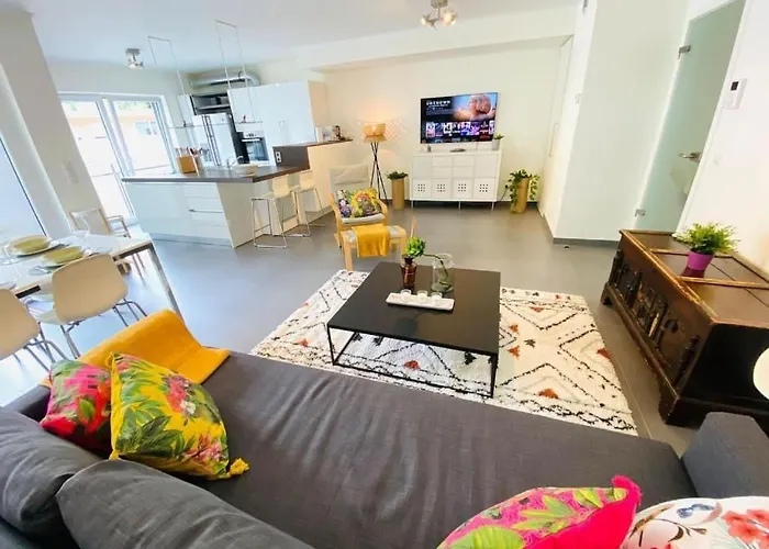 Airy And Spacious 3 Bedroom W Terrace&Parking