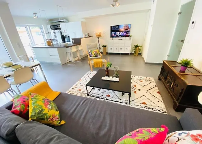 Bright And Airy 3 Bedroom With Terrace&Parking