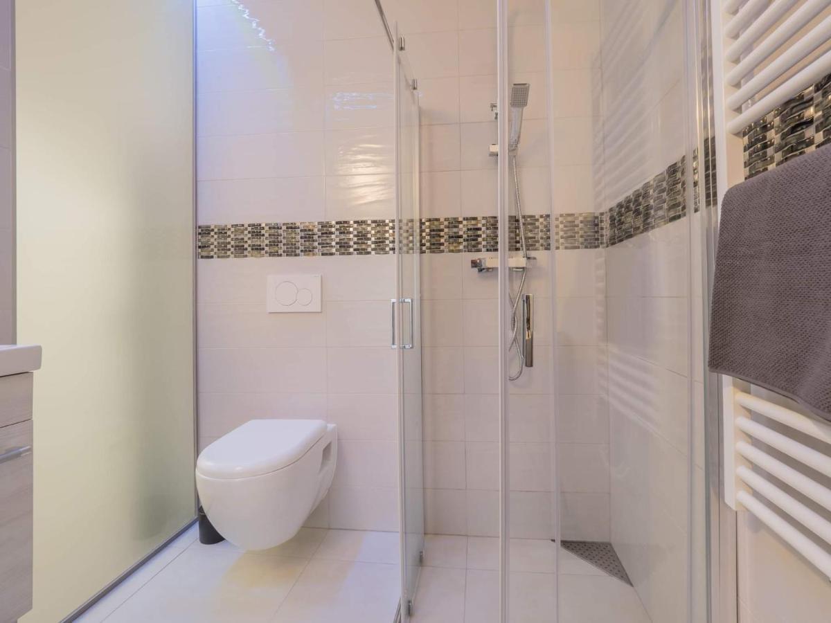 Executive Single With En-suite In Centre Luxembourg