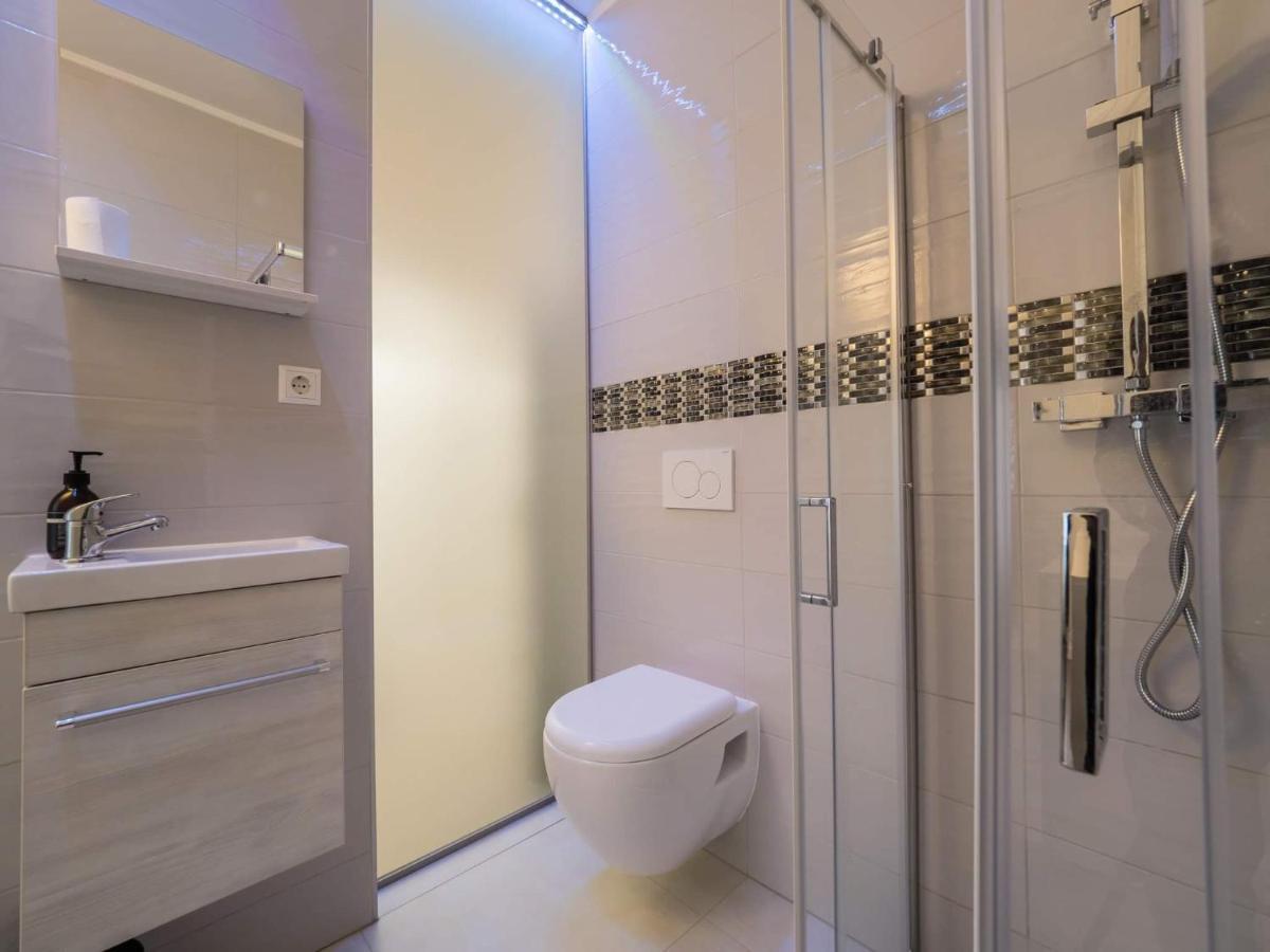Executive Single With En-suite In Centre Guest house