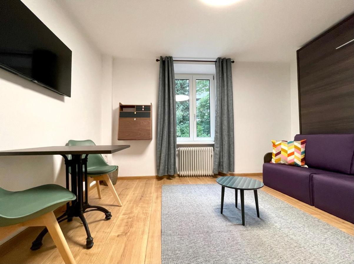 De La Petrusse Apartment *