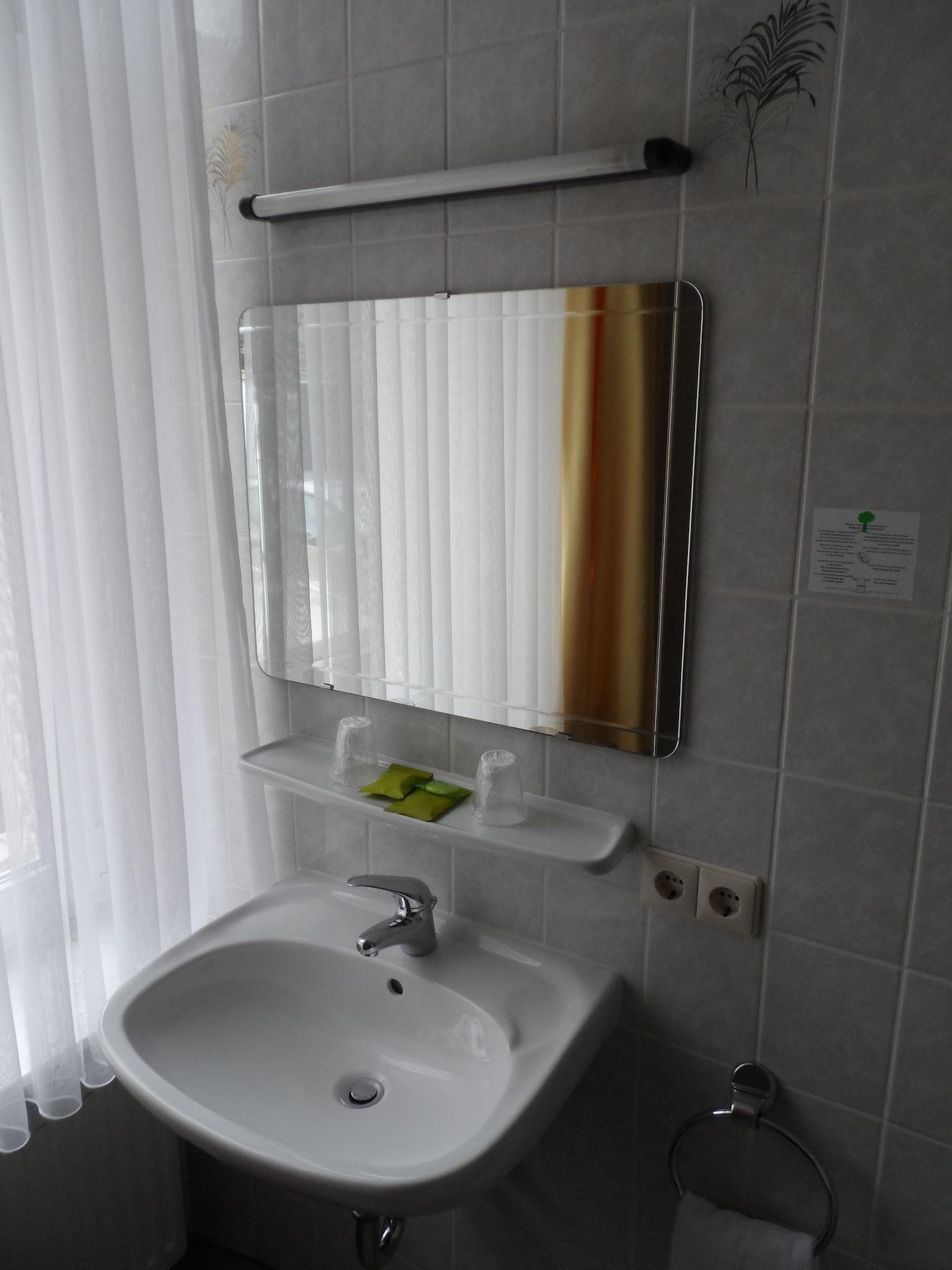 Le Chatelet Hotel