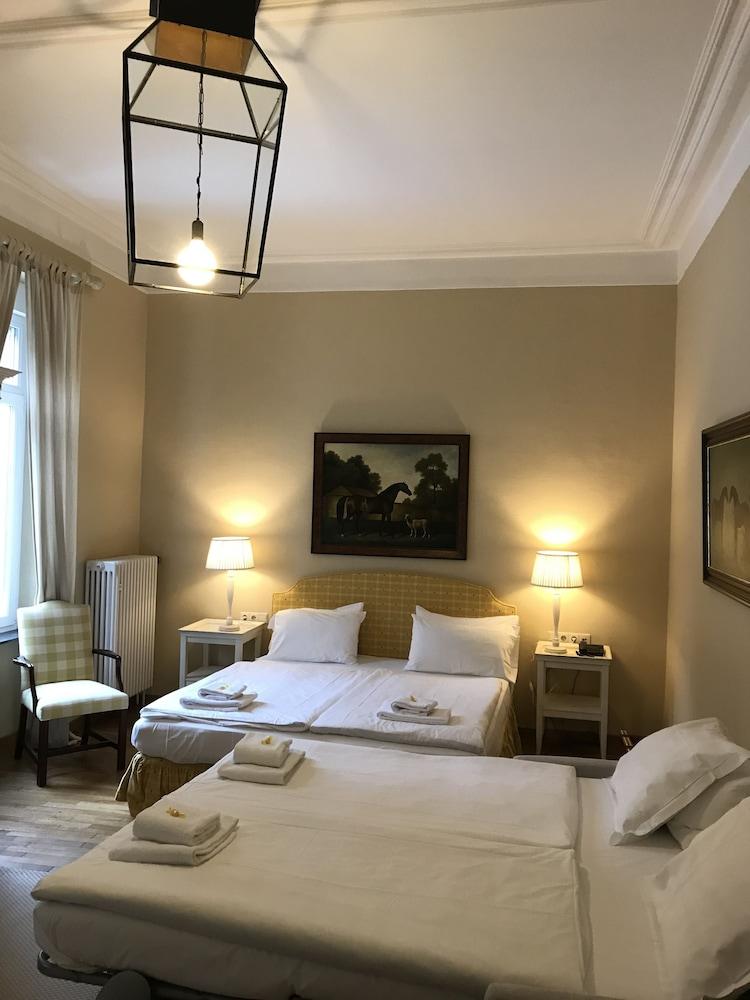 Hotel Le Chatelet 3*