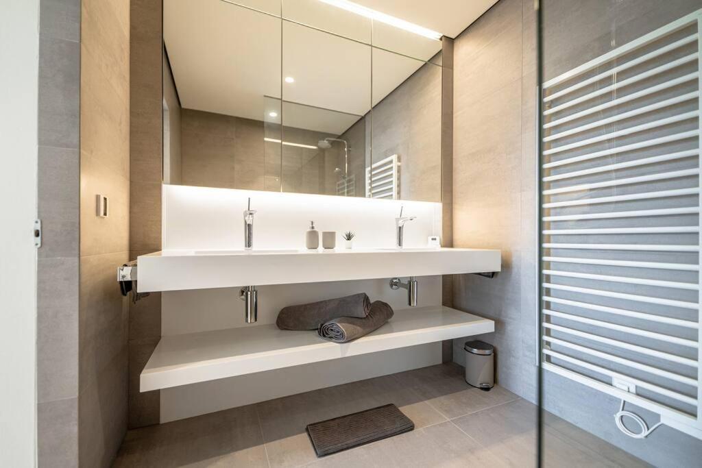 Lux Hamilius - Modern & Spacious W/view Apartment