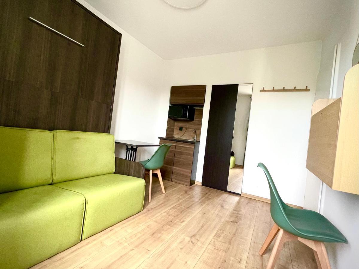 De La Petrusse Apartment *