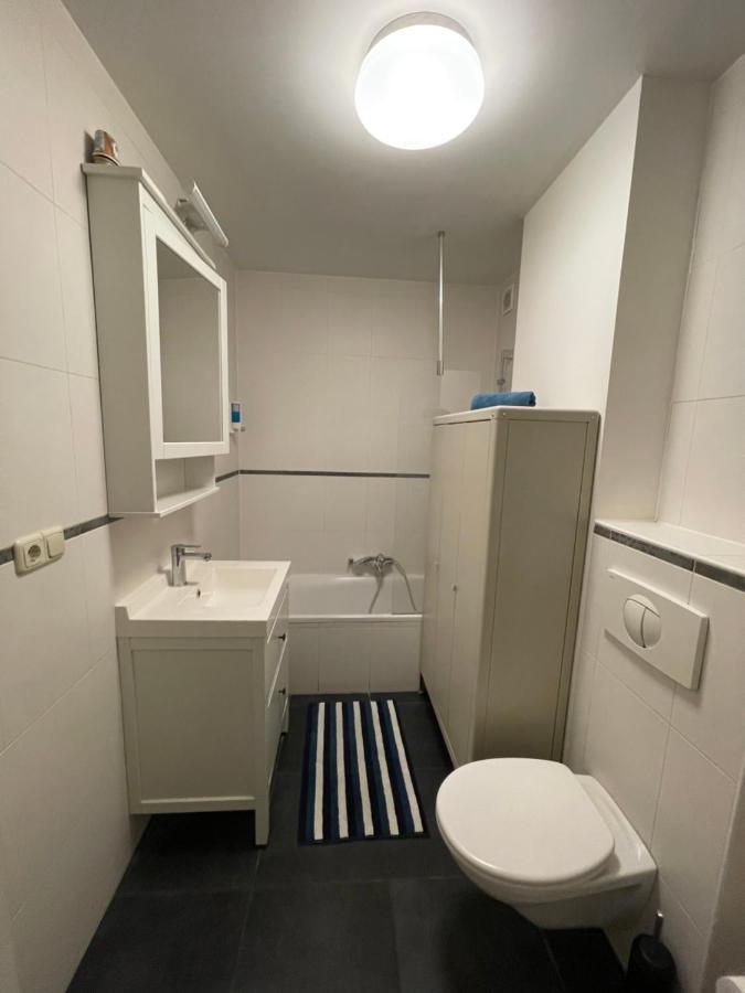 Apartment Close From Train Station And Shops *