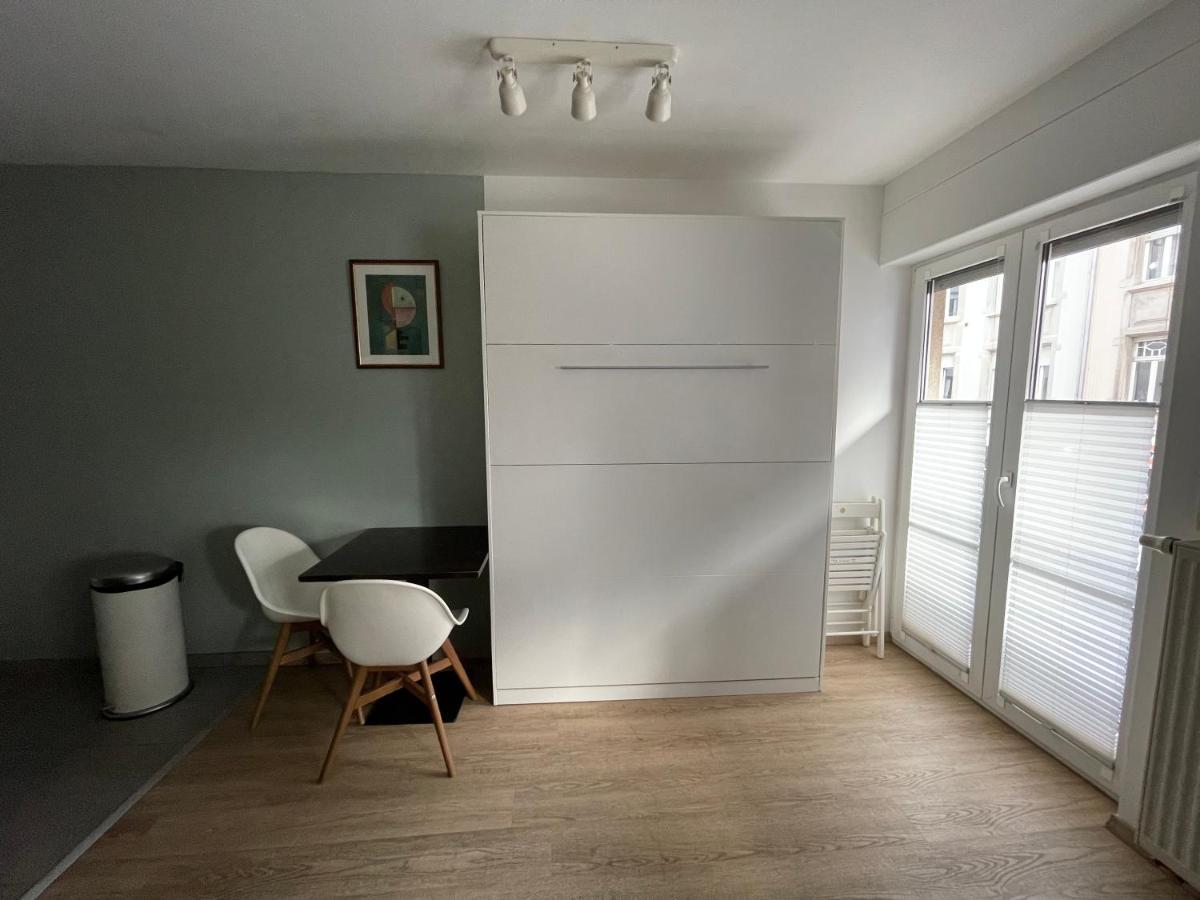 Apartment Close From Train Station And Shops