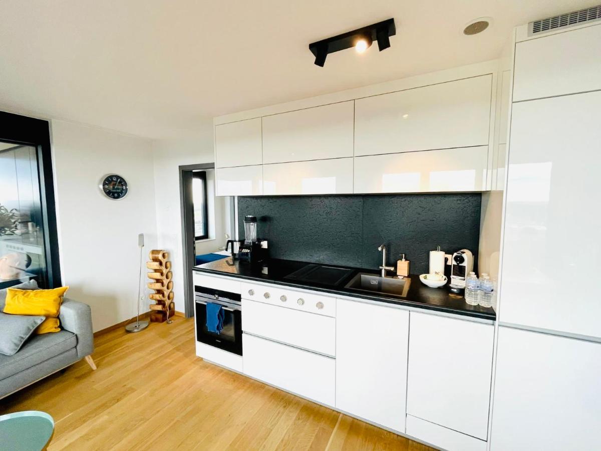 Luxury 1 Bedroom In Heart Of Cloche D'or, Spa, Gym, Terrace & Parking-23 *