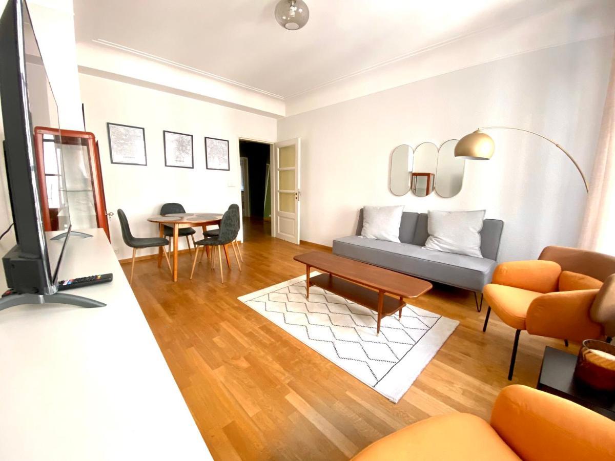 Apartment Bars & Culture At Your Doorsteps