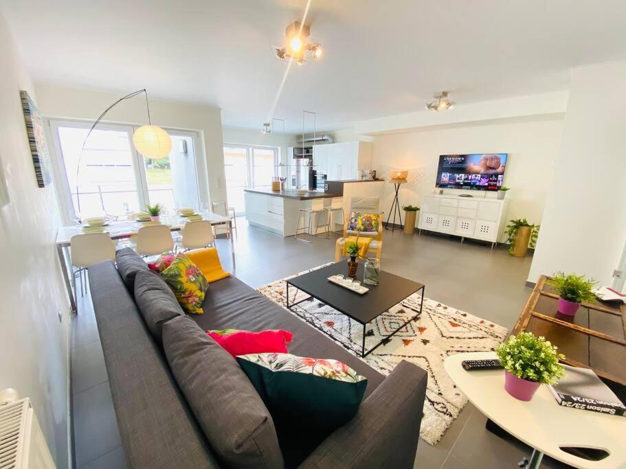 3 Bedrooms In Center With Terraces & Parking-rol1 *