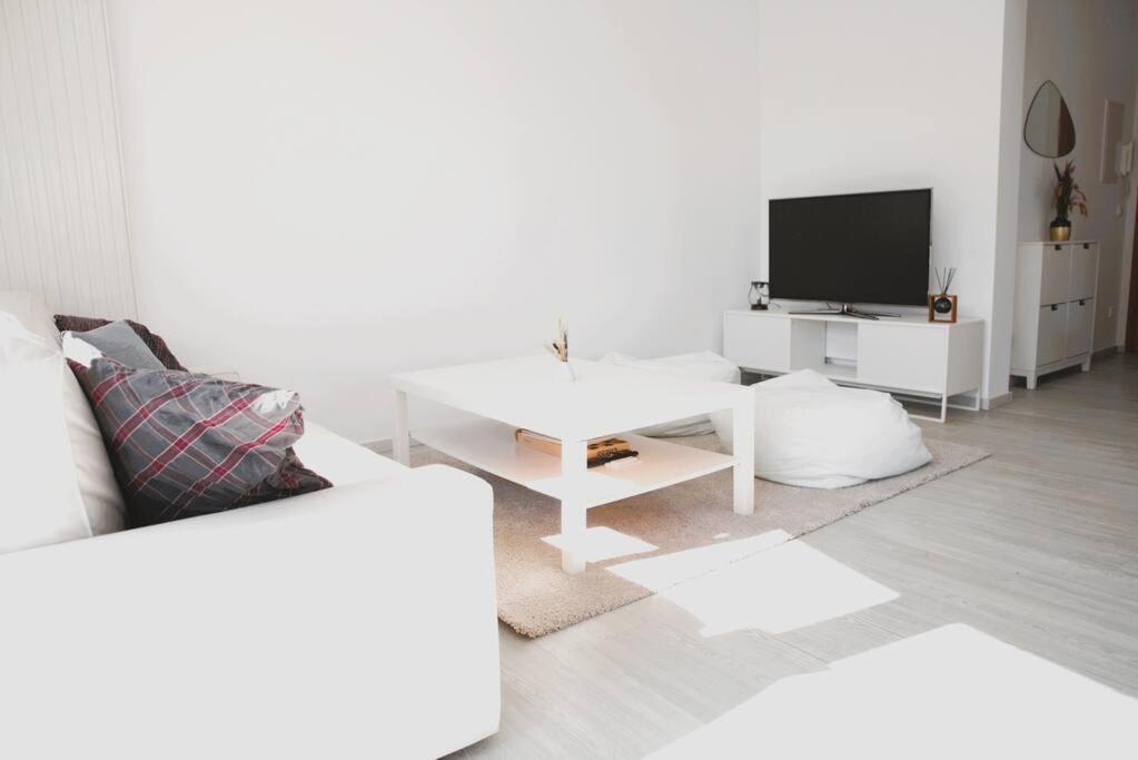 Lovely Modern 1 Bedroom