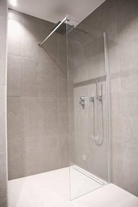 Beautiful Stylish 2br In Kirchberg * Luxemburg