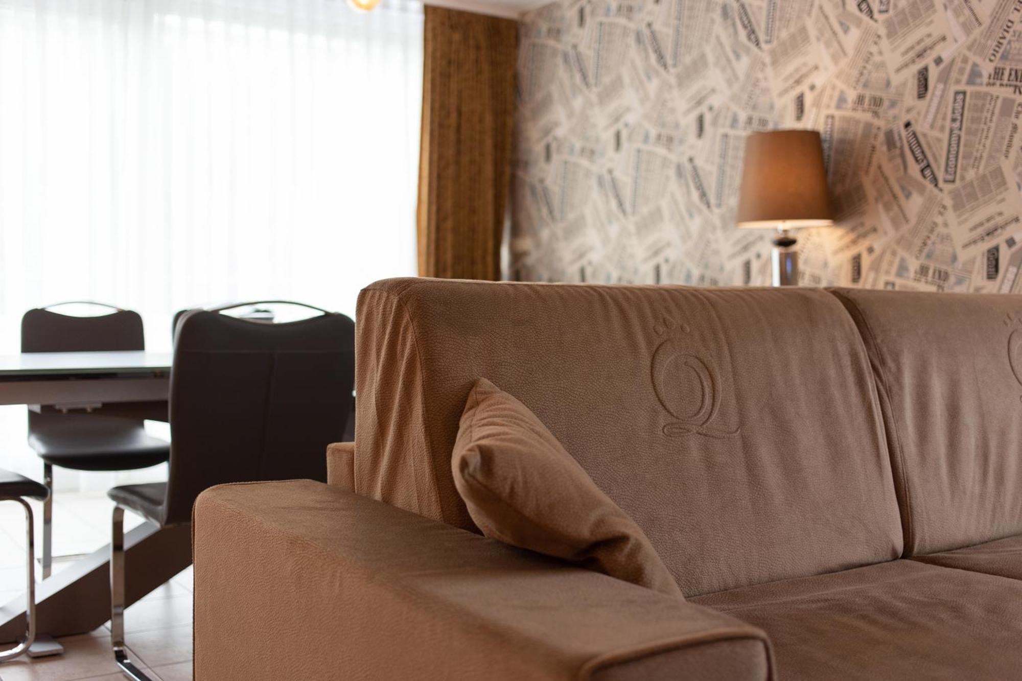 Adriana-the Queen Luxury Living *