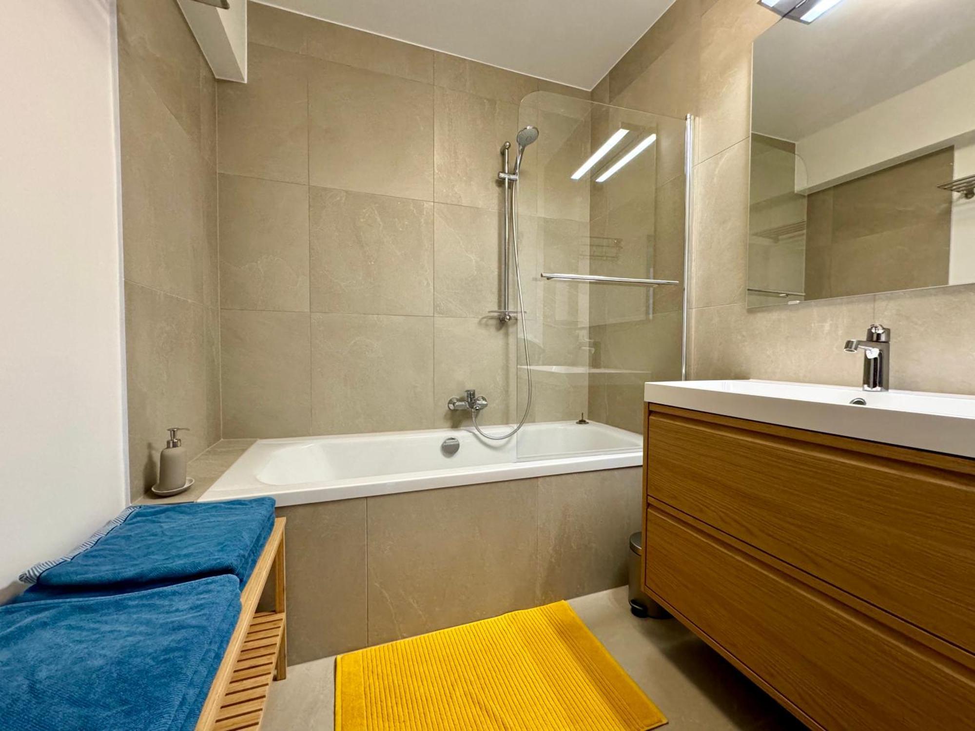105m2 With Balcony * Luxemburg
