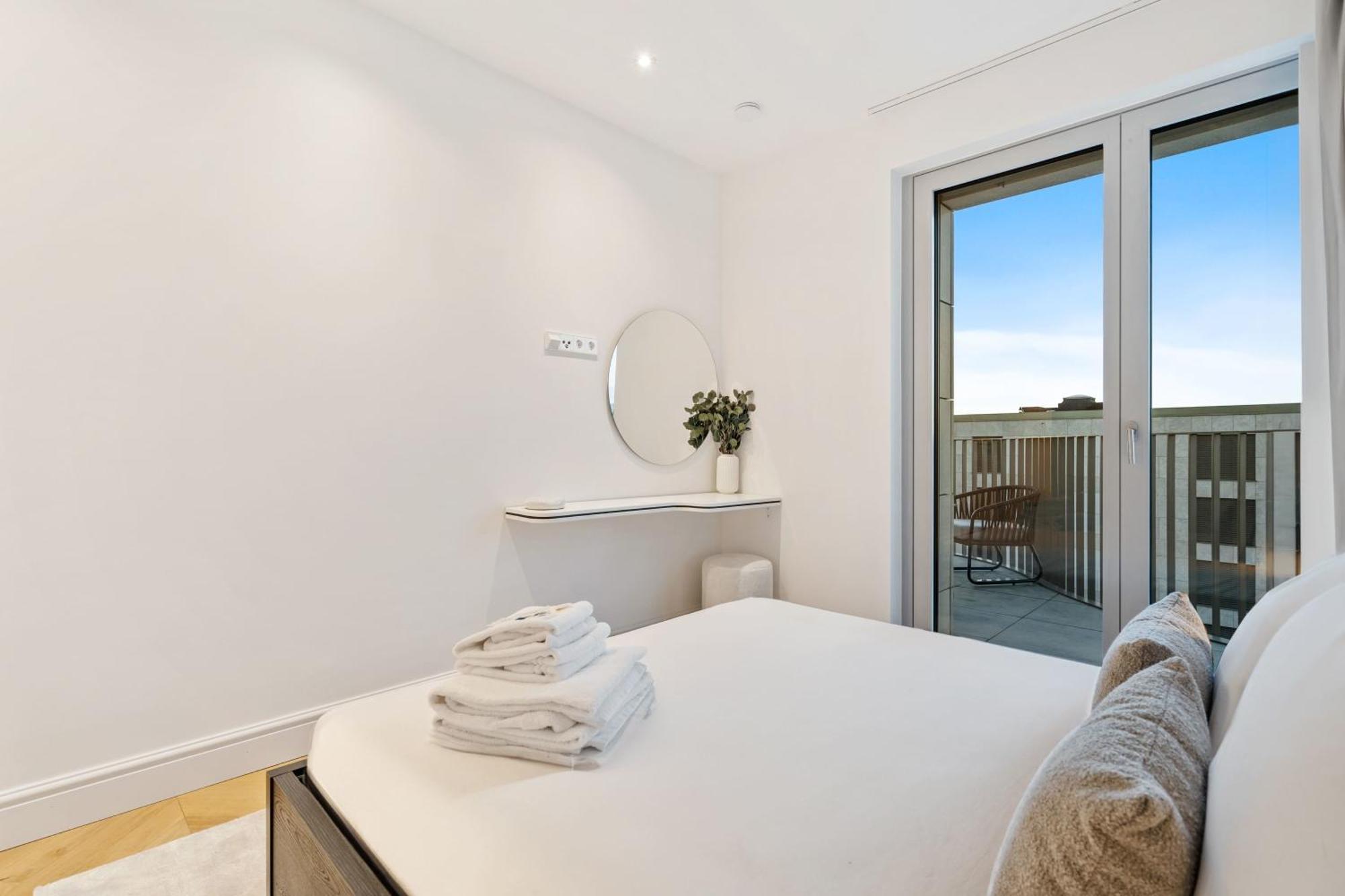 Apartment Luxurious 3br Apt With Jacuzzi In Central Lux *