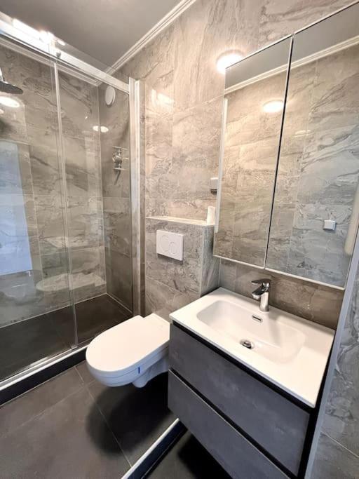 Stylish Fully Equipped Studio Close To Centre *