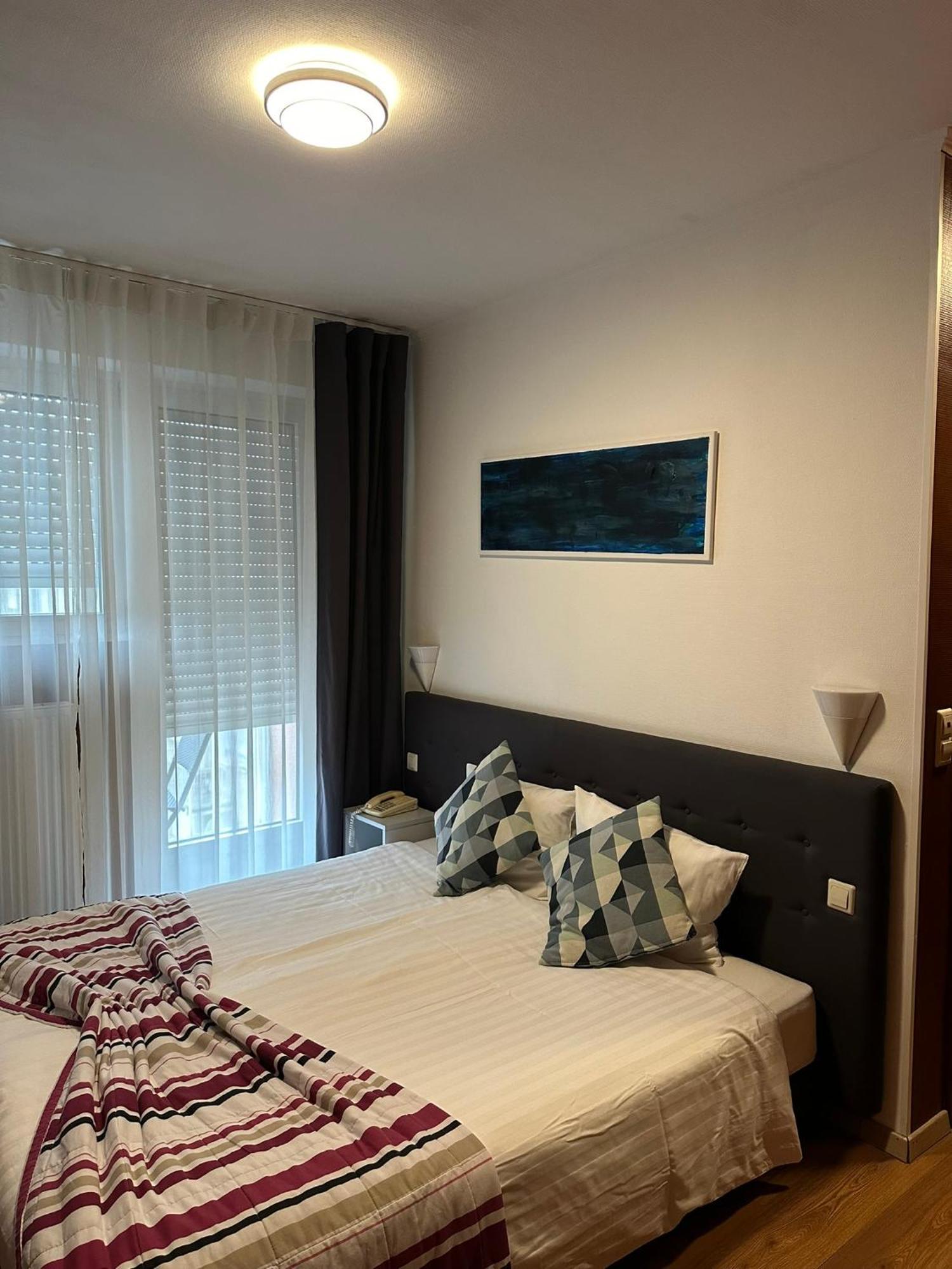 Yasha Hotel 3*
