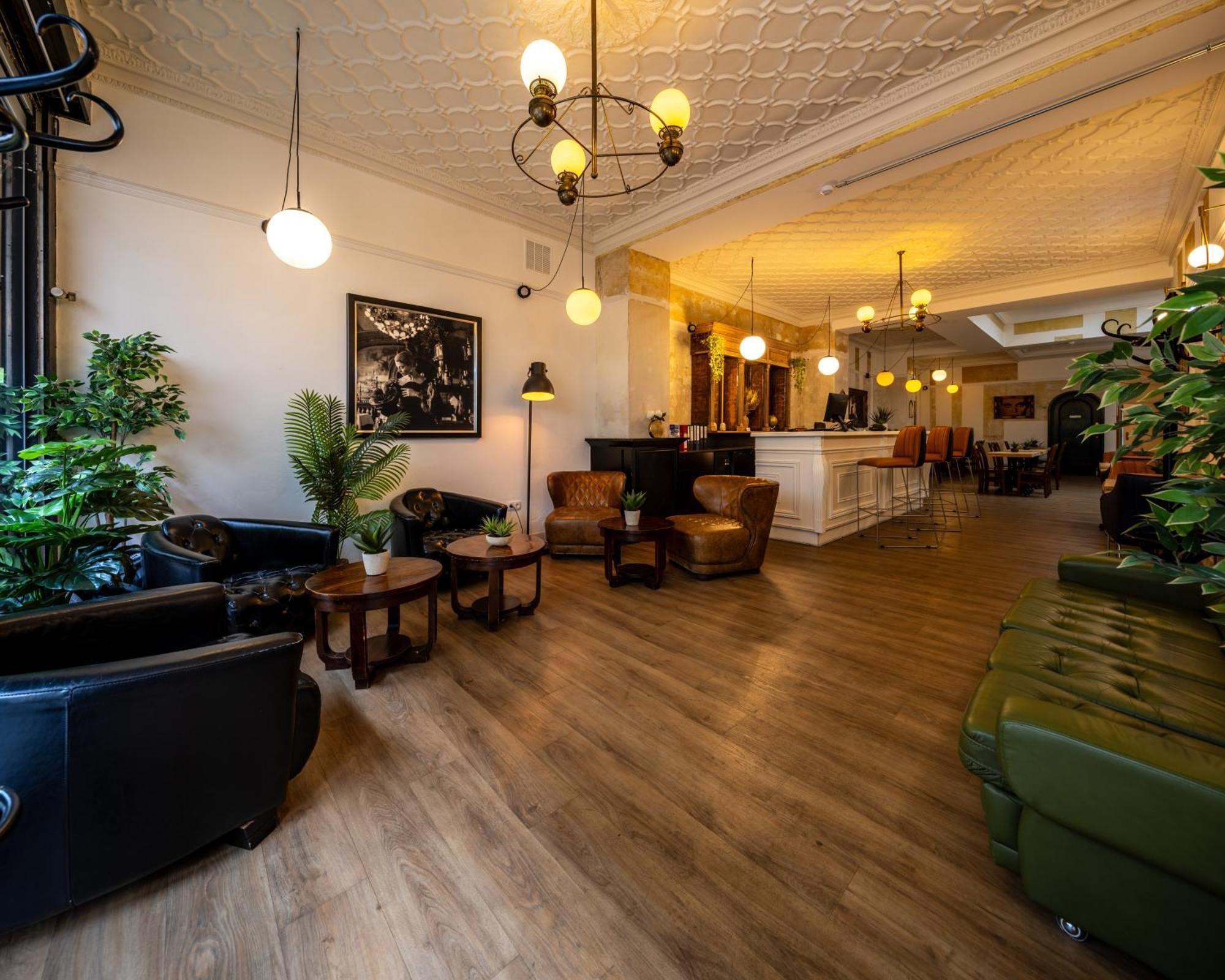 Hotel Bristol