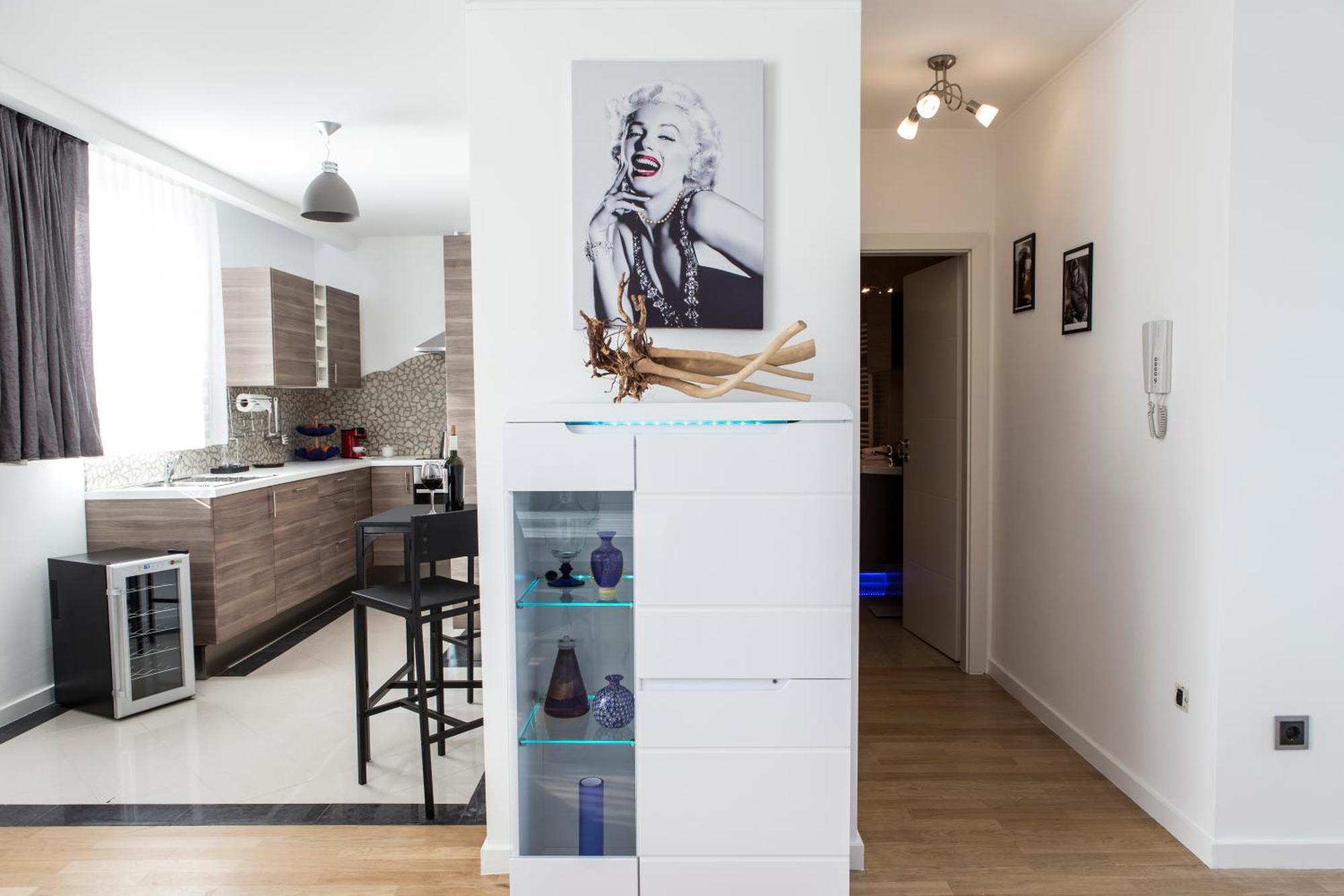 The Queen Luxury - Marilyn