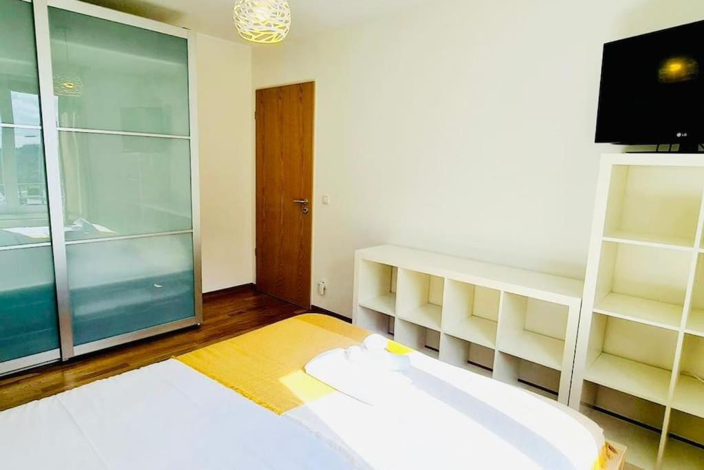 Appartement Luxury One Bedroom Flat With Parking&balcony-cent2 *