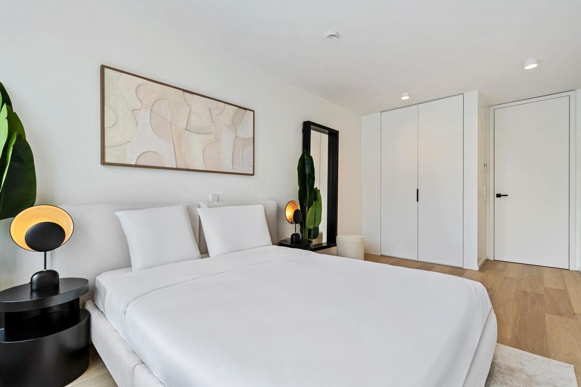 Apartment Upscale Urban Style & Comfort For Six