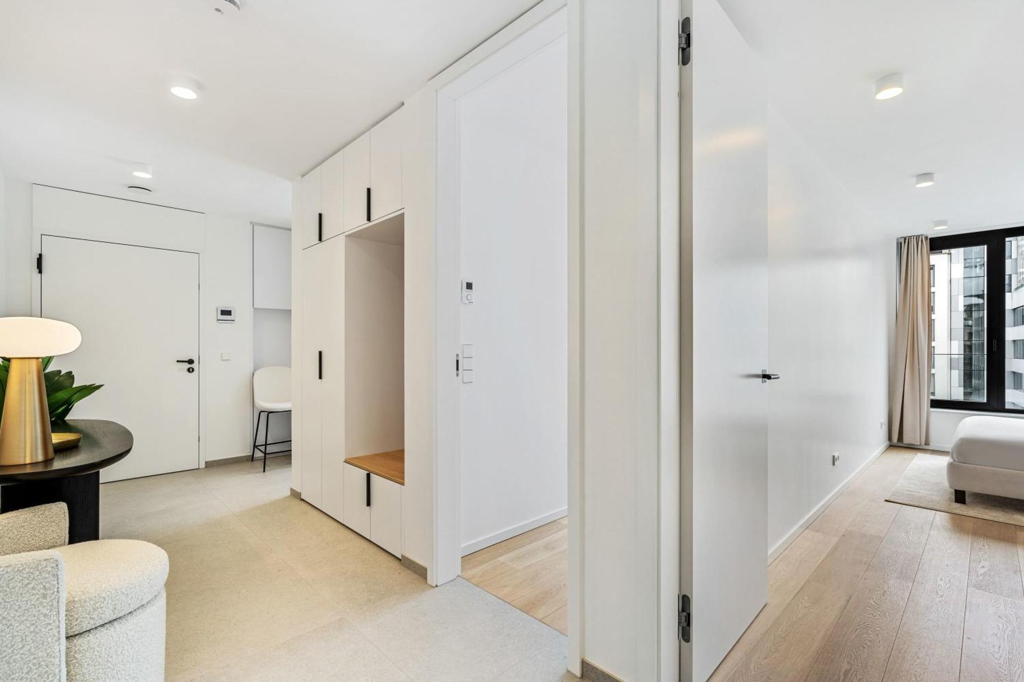 Apartment Upscale Urban Style & Comfort For Six *
