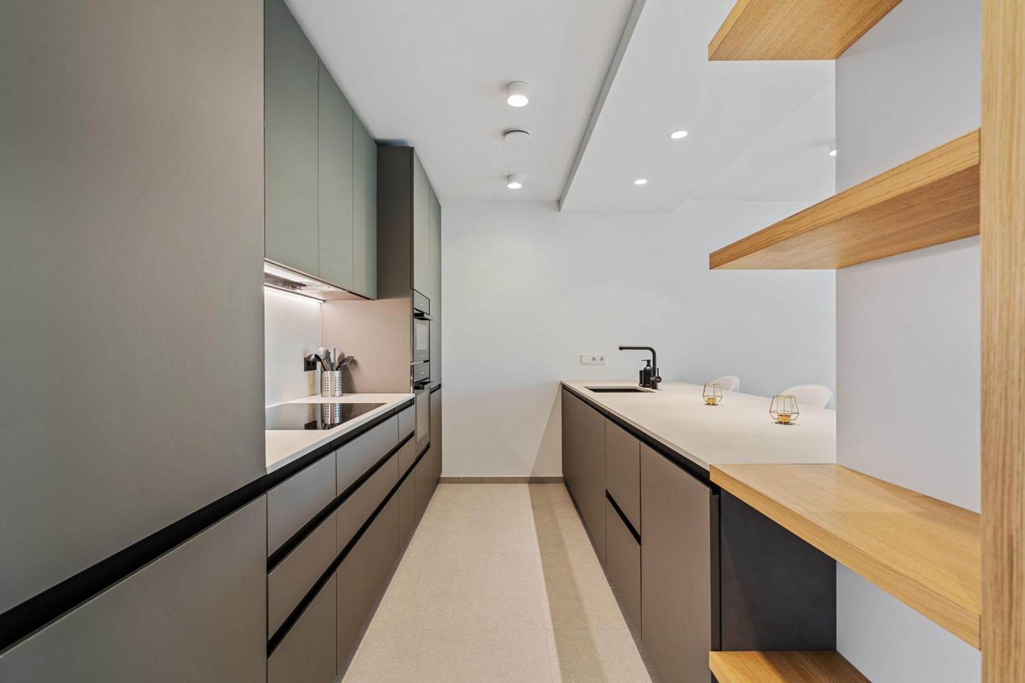Apartment Upscale Urban Style & Comfort For Six *