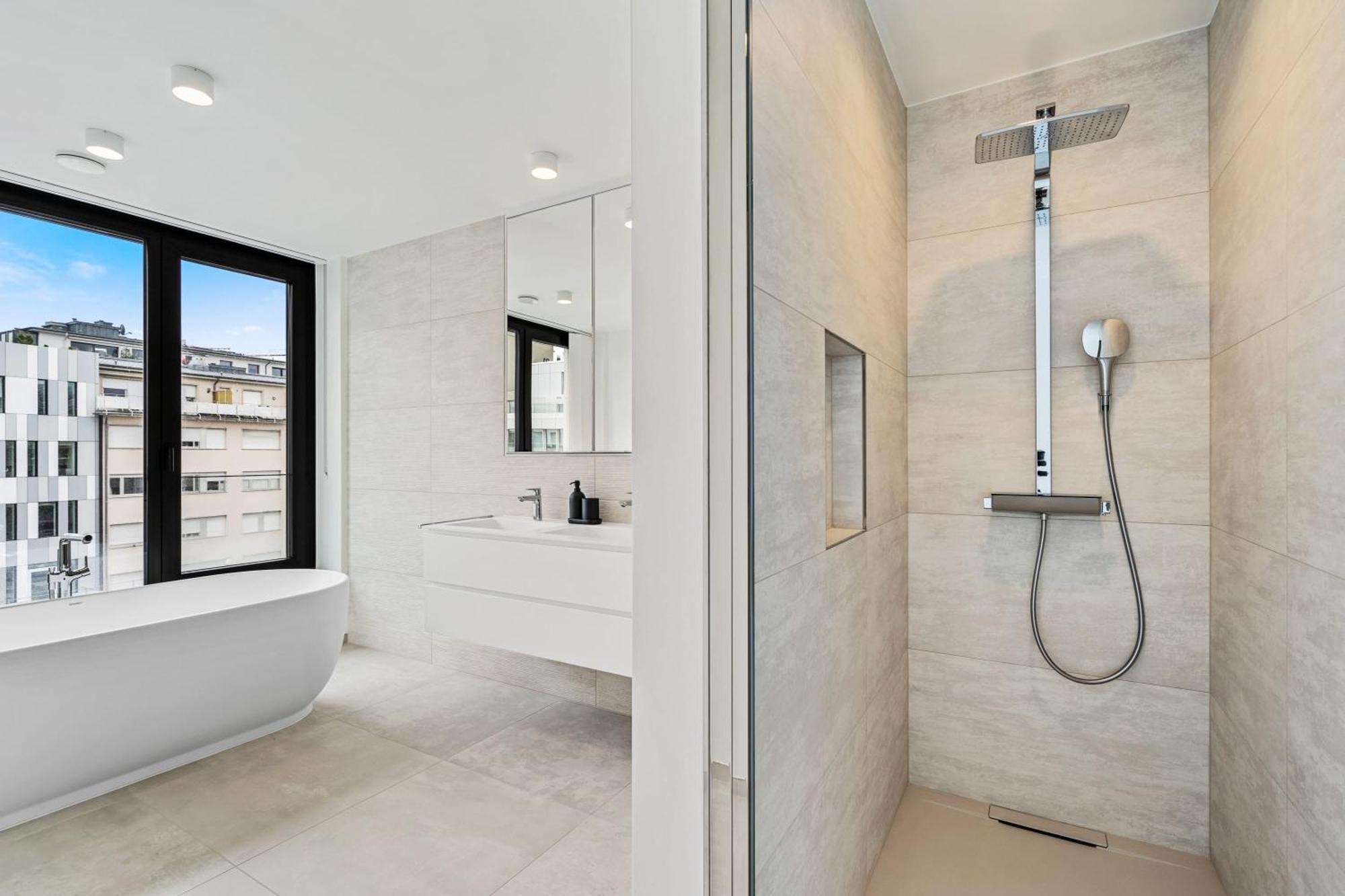 Apartment Upscale Urban Style & Comfort For Six