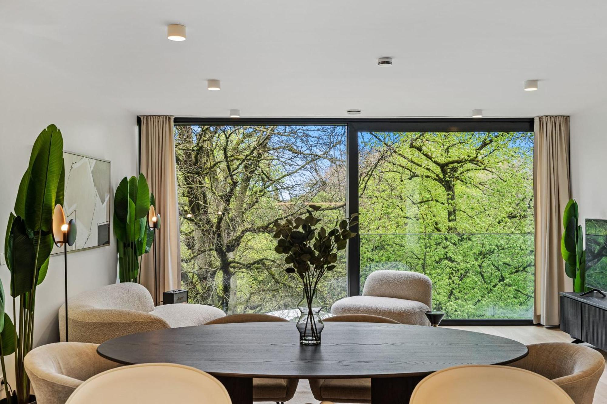 Apartment Upscale Urban Style & Comfort For Six *