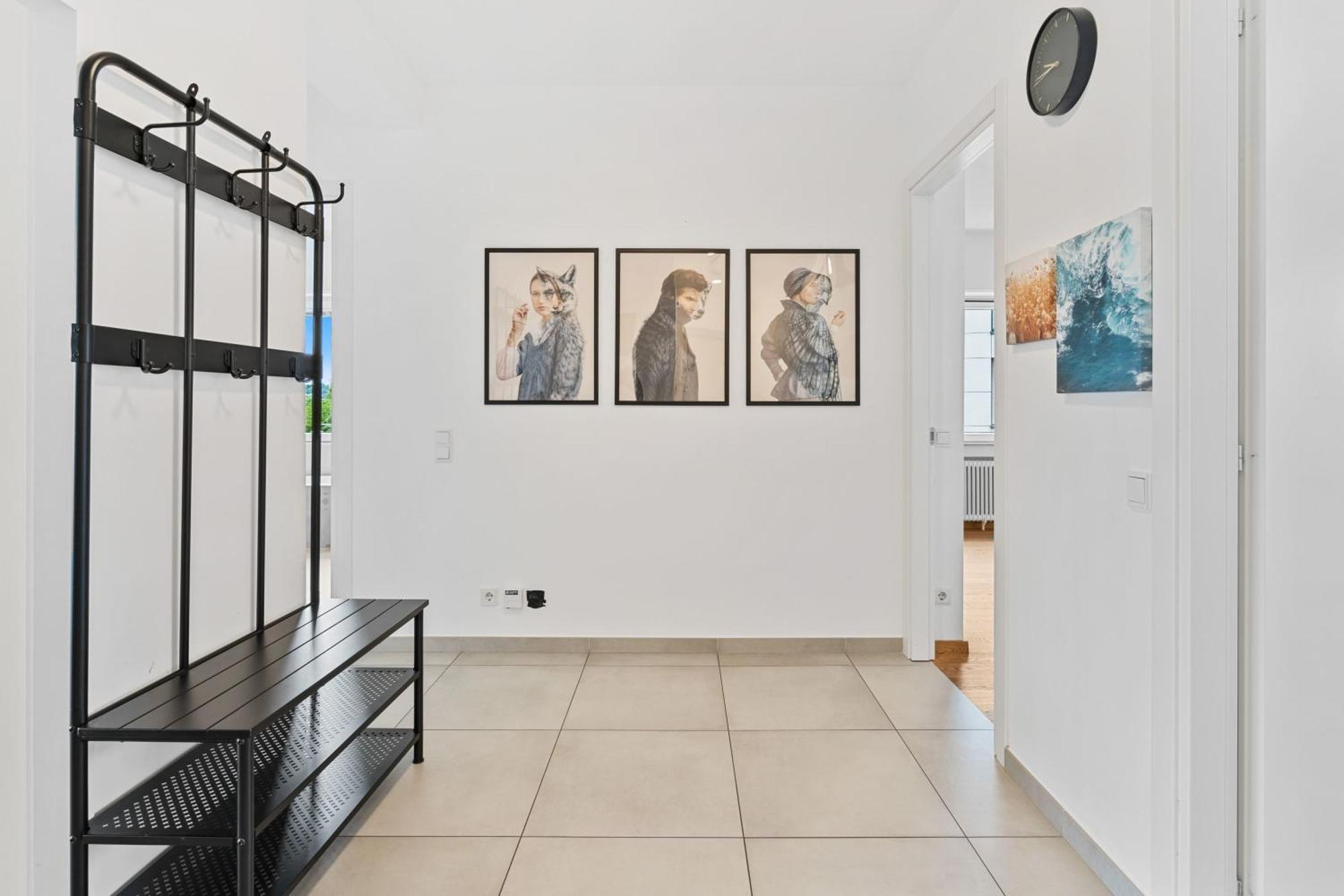 Lux 2br With Views & Balcony Apartment