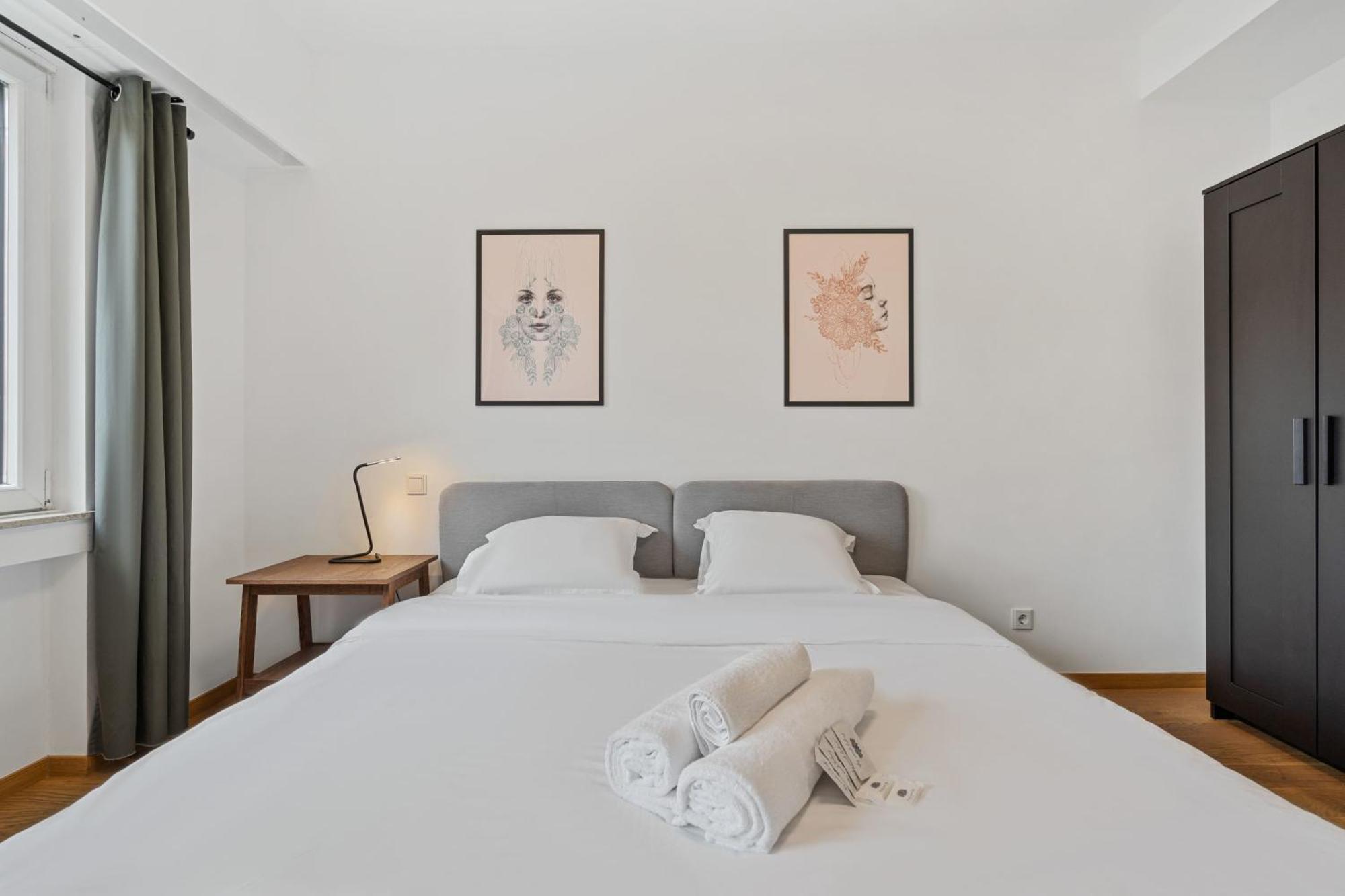 Apartment Lux 2br With Views & Balcony