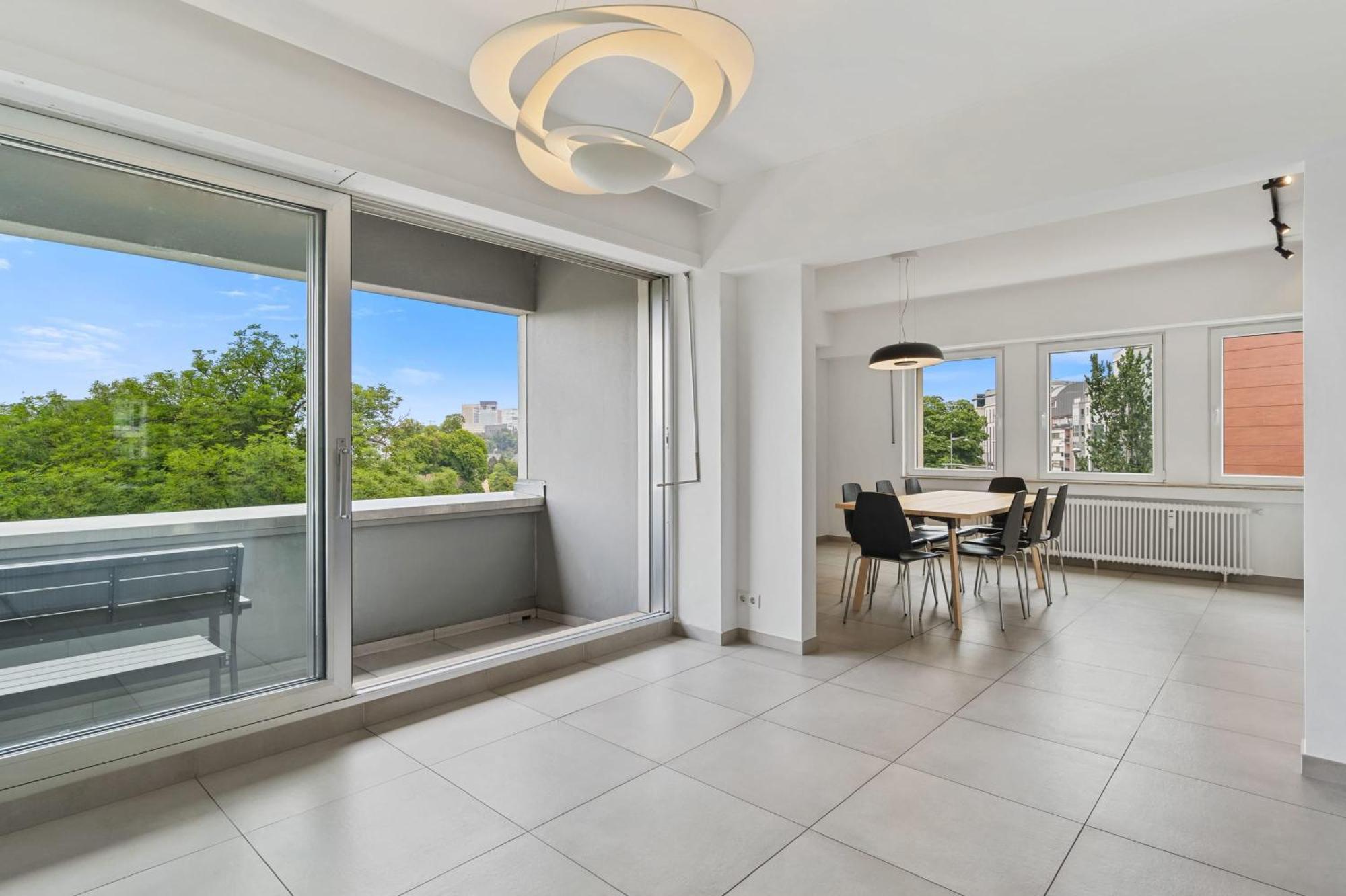 Lux 2br With Views & Balcony