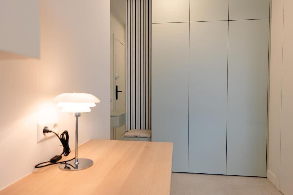 Henry's Appt With A Private 415 - Shared Kitchen Apartment