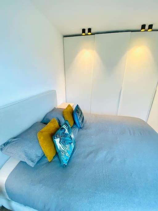 Chic One Bedroom Flat W Terrace&parking Apartment