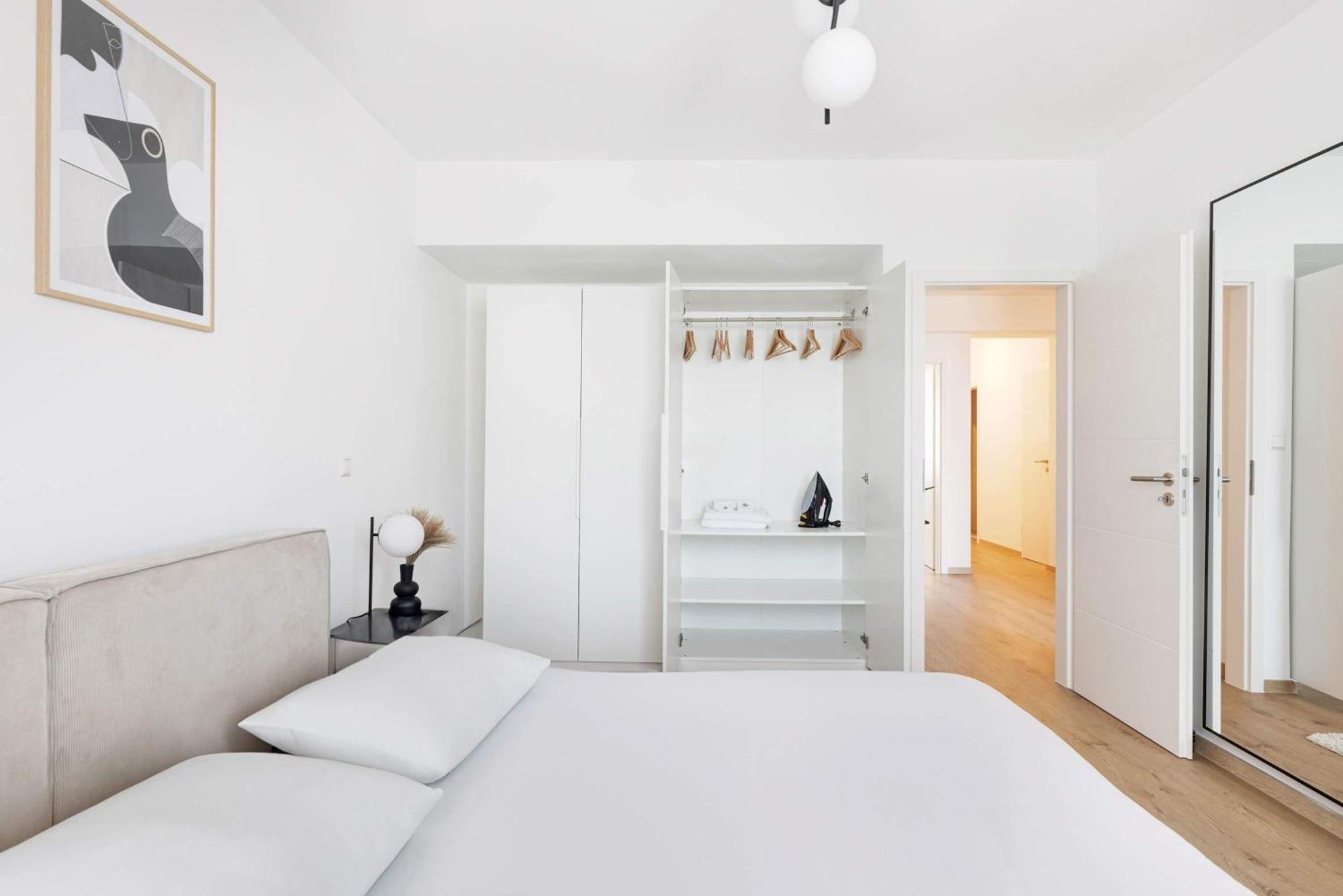 Apartment Bright & Stylish 2Br Apt In City Center