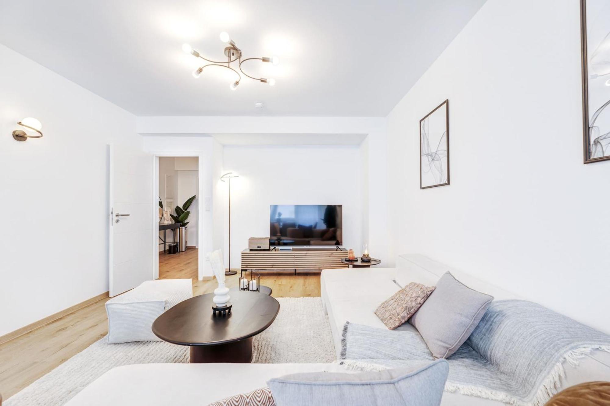 Apartment Bright & Stylish 2Br Apt In City Center