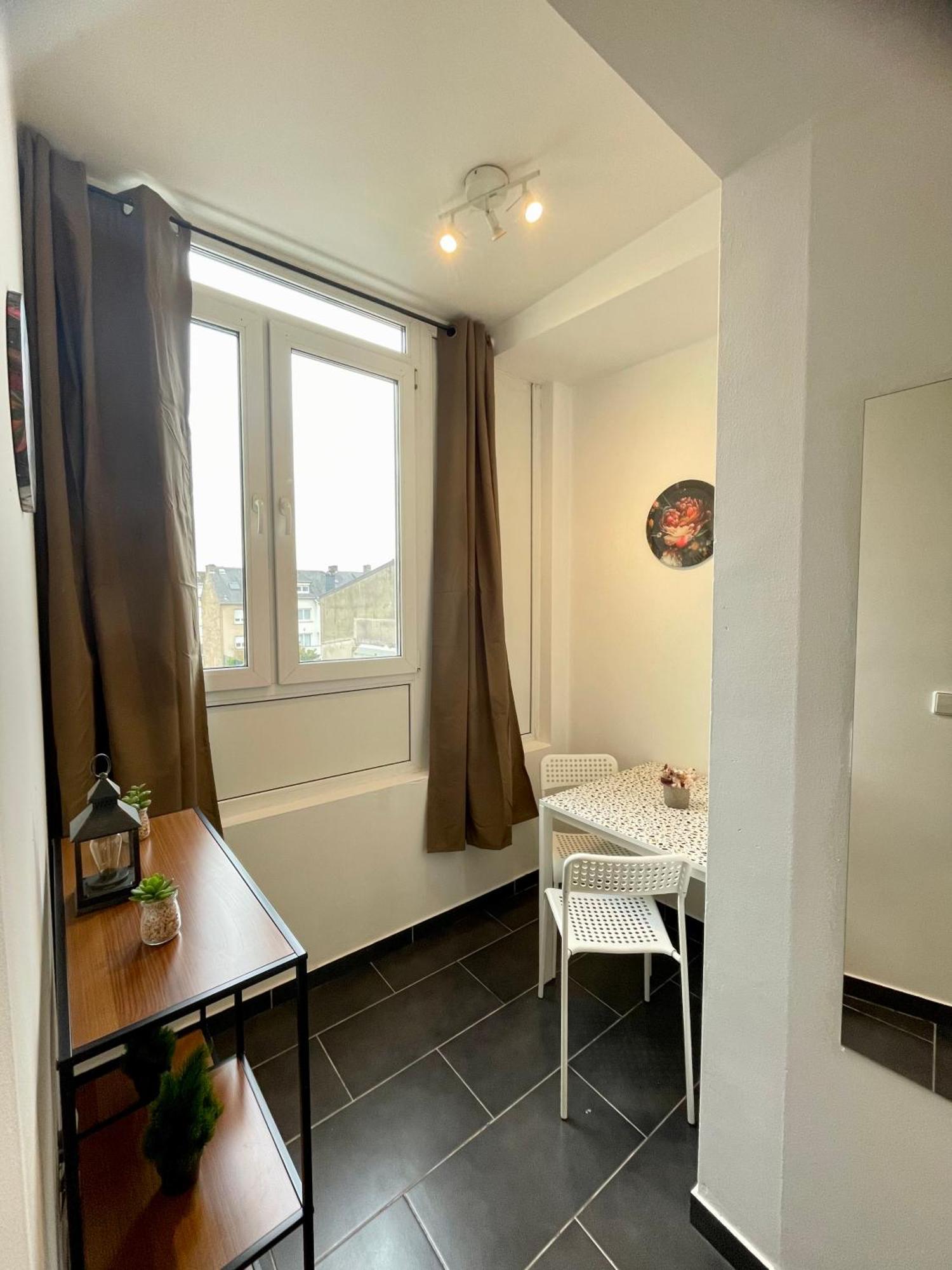 Bed & Breakfast Tram Station *