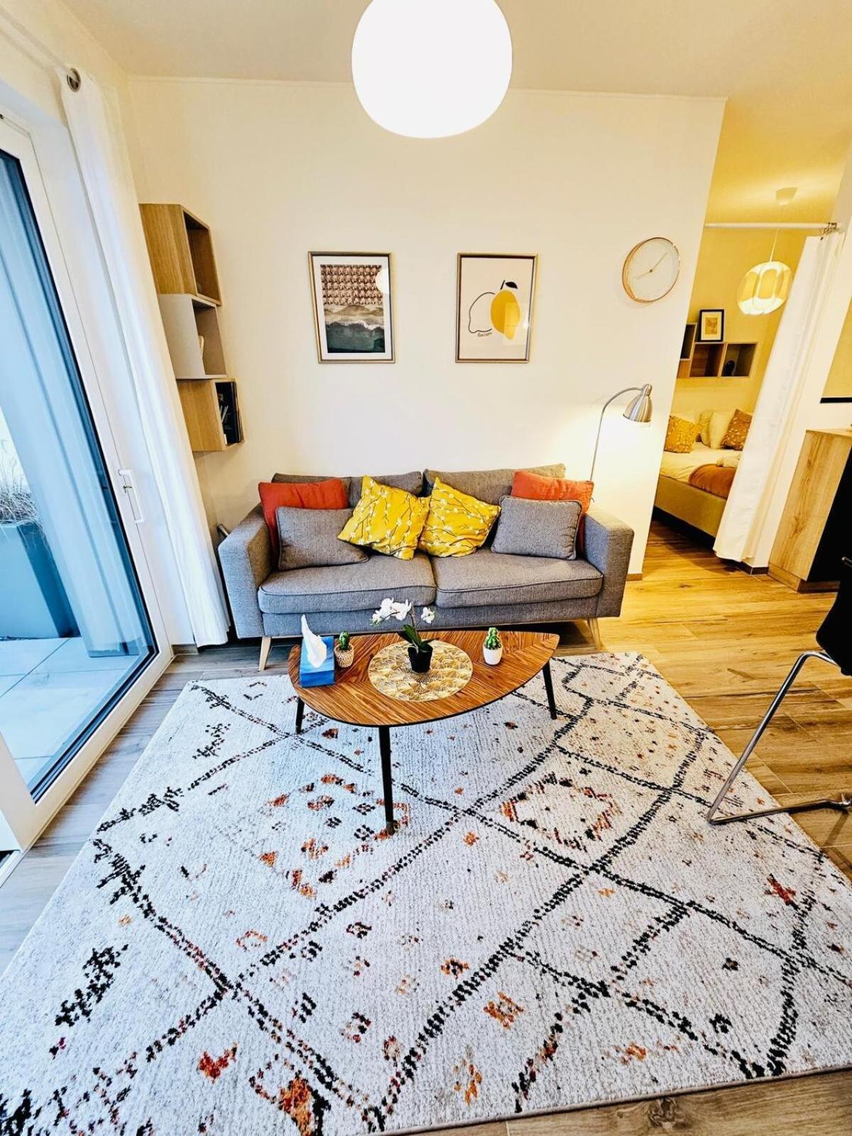 Charming One Bedroom With A Private Terrace *