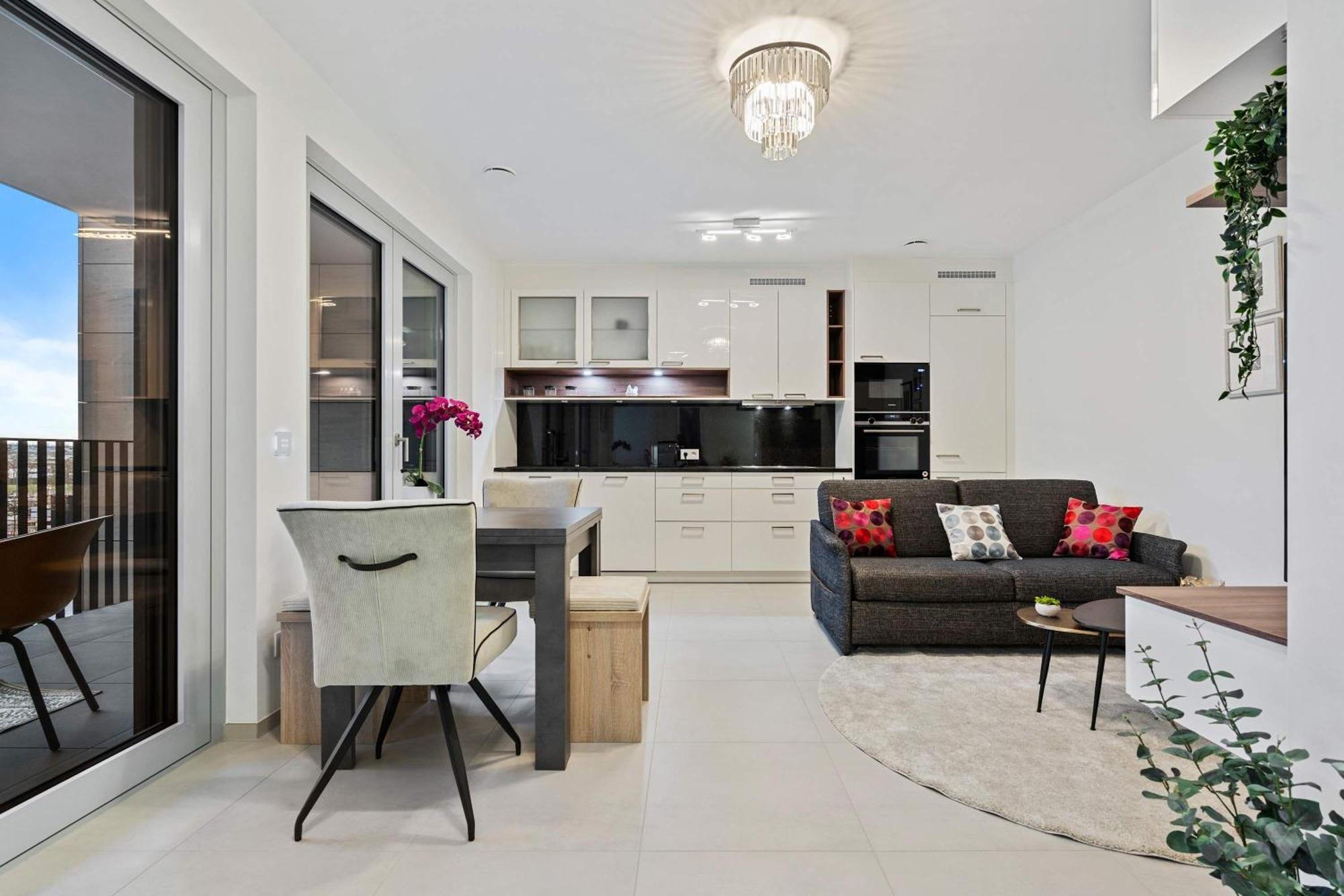 Stylish With Balcony Wifi & Free Parking Appartement *