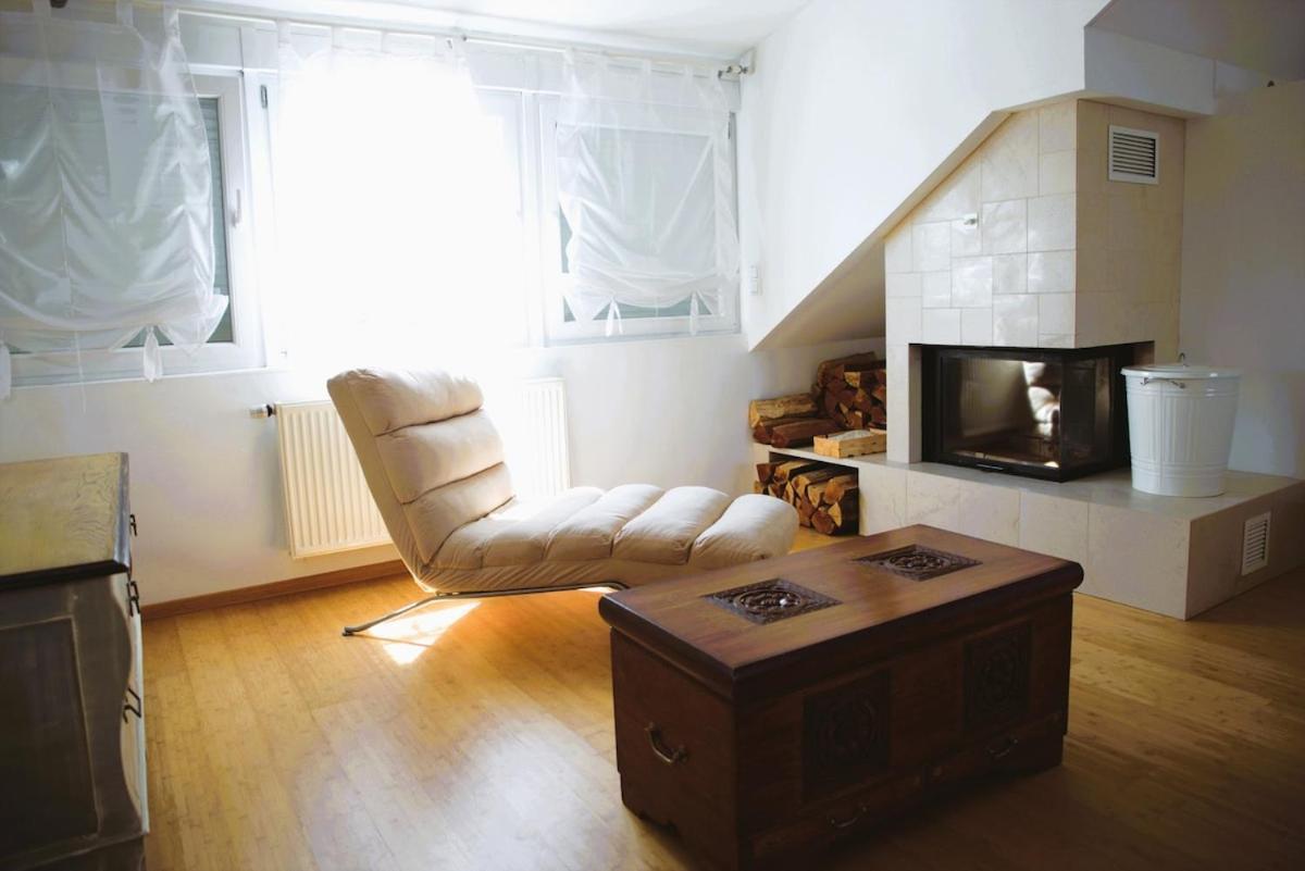 Beautiful Unique 1 Bedroom Appartement *