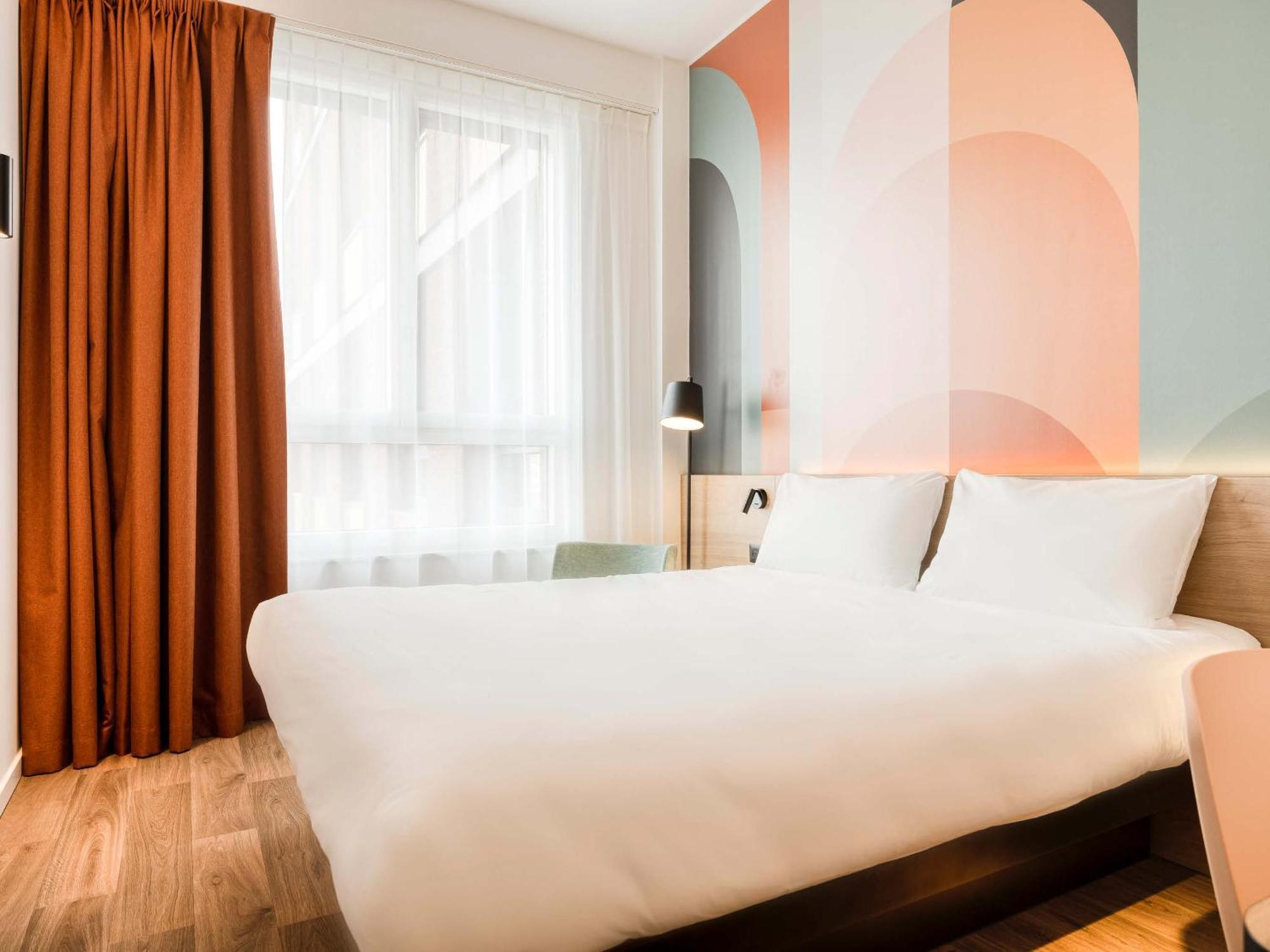Centre Cloche D'or Hotel *